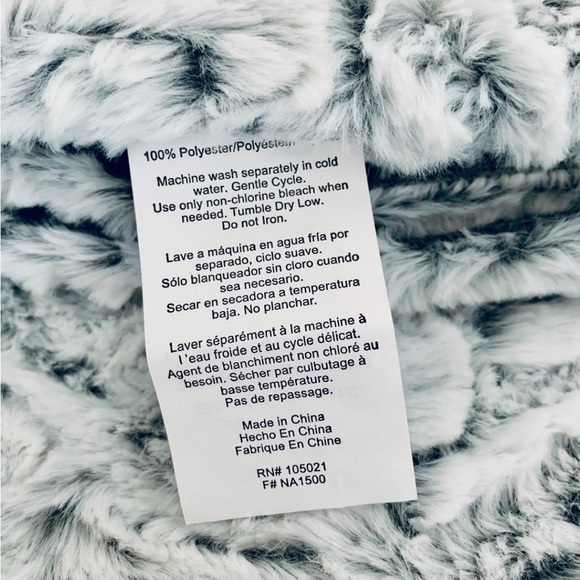 Azalea Micro-Mink Throw - Picture 4 of 4